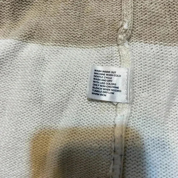 Gap Cream & Beige Striped Cardigan / Sweater- Size XS - Picture 3 of 5